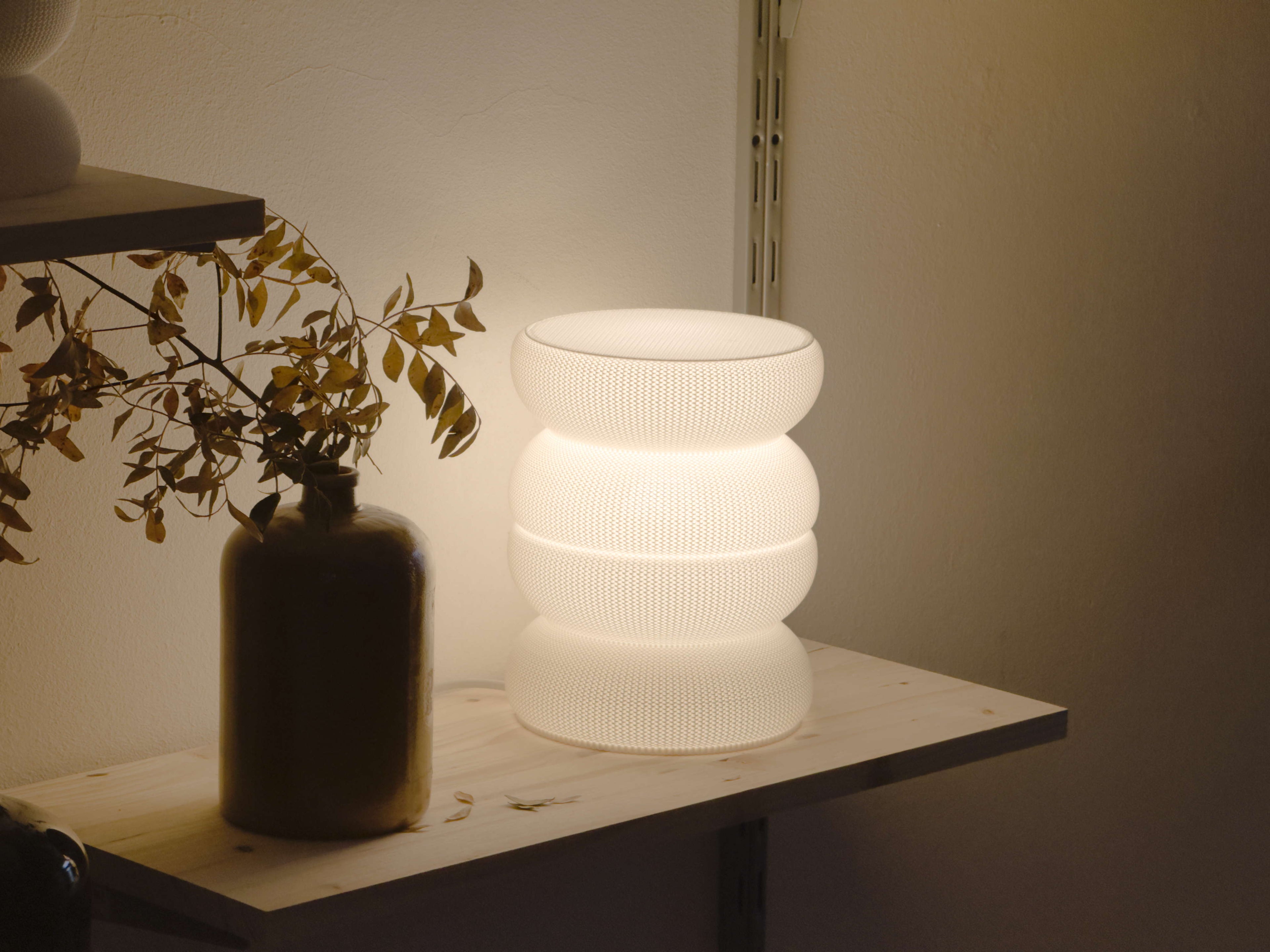 Woven Rujum Lamp White