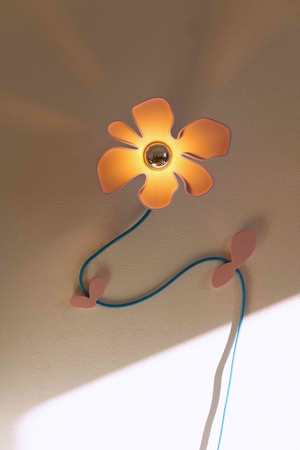 Flower Wall Lamp – Blue / Purple / Candy