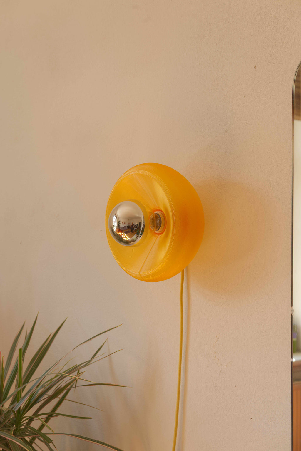 Sun Ramon Wall Lamp - Translucent Peach