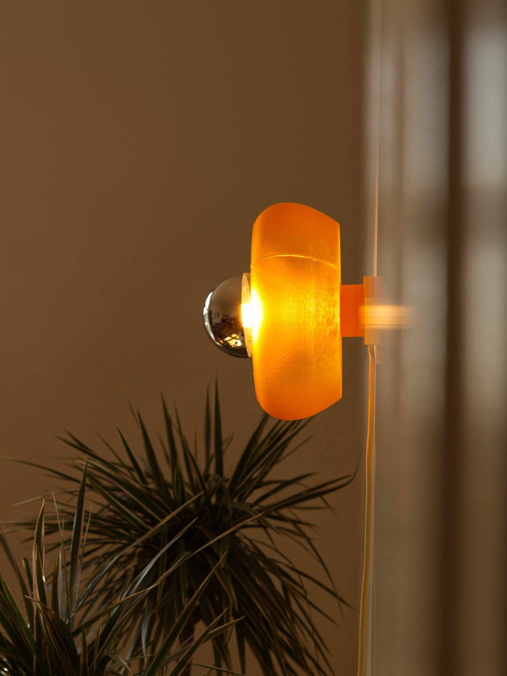 Sun Ramon Wall Lamp - Translucent Peach